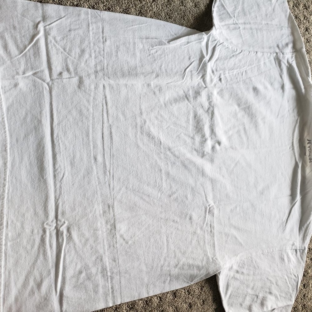Hurley XL NWOT T-Shirt - Picture 3 of 3